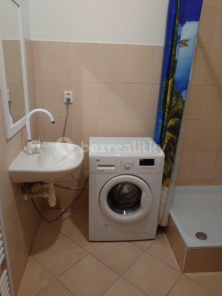 Pronájem bytu Garsoniéra 29 m², Malokarpatské námestie, Lamač, Bratislavský kraj Pronájem bytu Garsoniéra 29 m², Malokarpatské námestie, Lamač, Bratislavský kraj