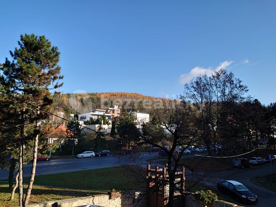 Pronájem bytu Garsoniéra 29 m², Malokarpatské námestie, Lamač, Bratislavský kraj Pronájem bytu Garsoniéra 29 m², Malokarpatské námestie, Lamač, Bratislavský kraj