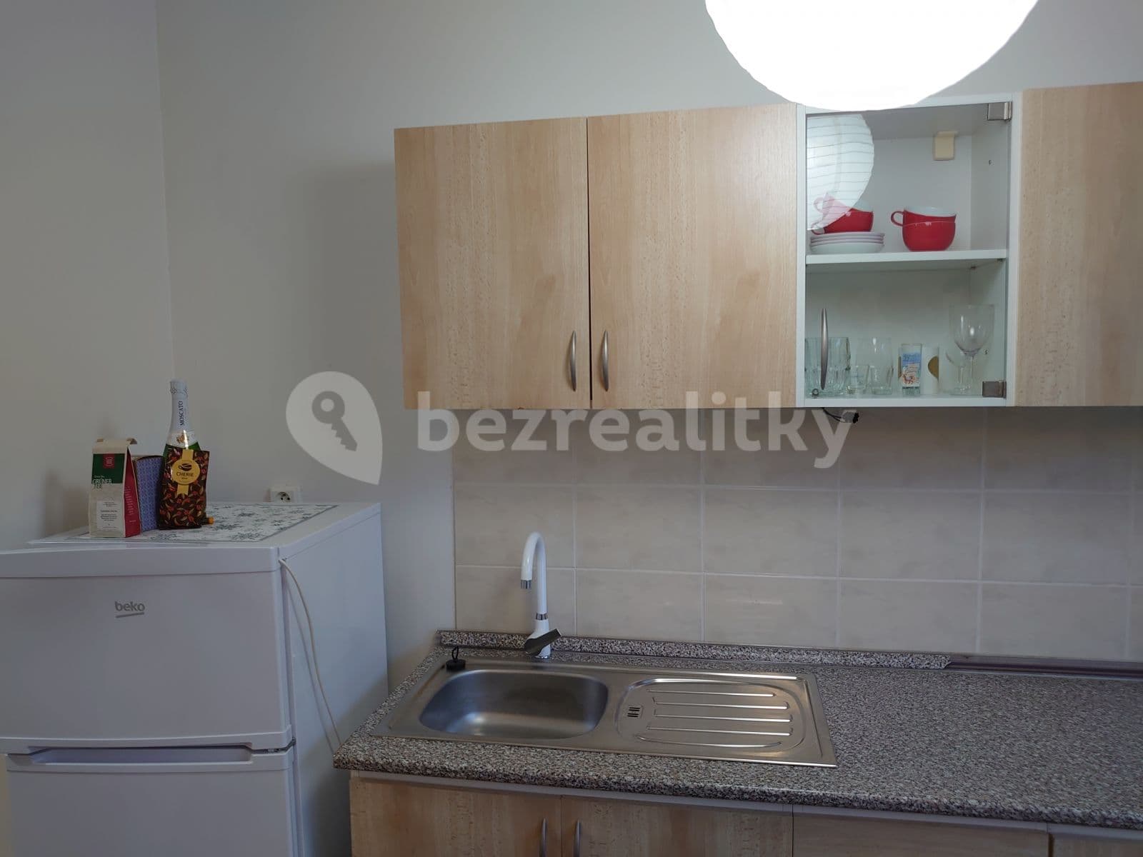 Pronájem bytu Garsoniéra 29 m², Malokarpatské námestie, Lamač, Bratislavský kraj Pronájem bytu Garsoniéra 29 m², Malokarpatské námestie, Lamač, Bratislavský kraj