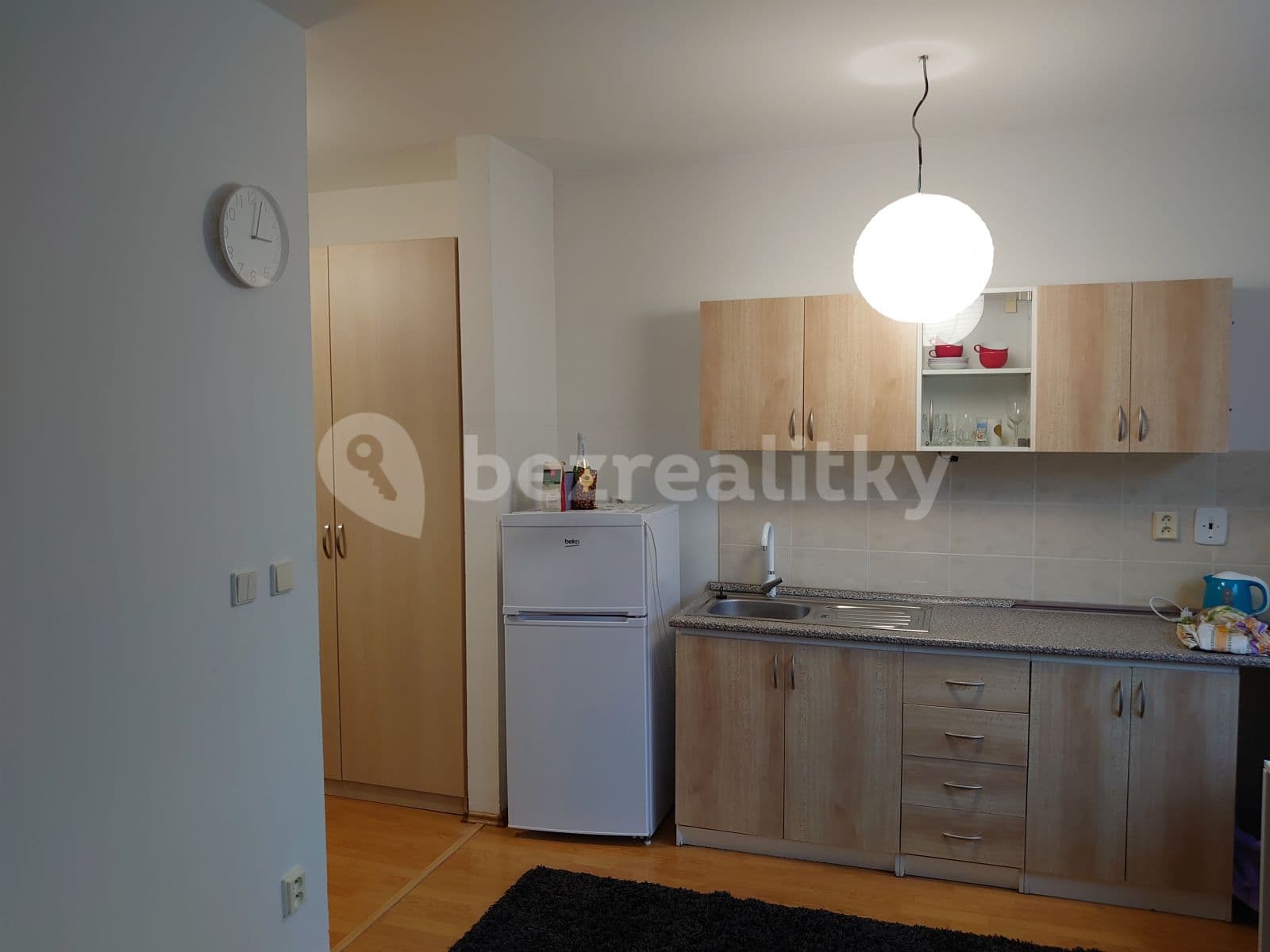 Pronájem bytu Garsoniéra 29 m², Malokarpatské námestie, Lamač, Bratislavský kraj Pronájem bytu Garsoniéra 29 m², Malokarpatské námestie, Lamač, Bratislavský kraj