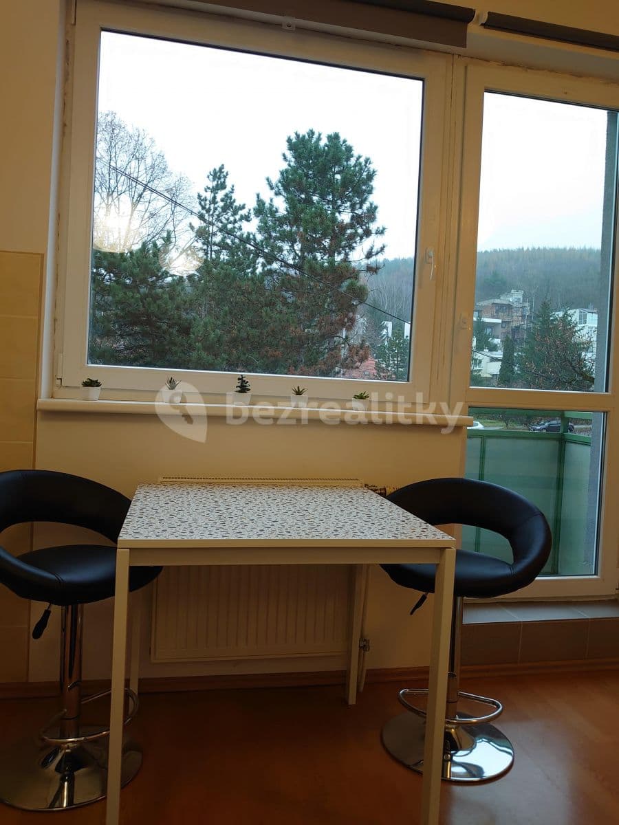 Pronájem bytu Garsoniéra 29 m², Malokarpatské námestie, Lamač, Bratislavský kraj Pronájem bytu Garsoniéra 29 m², Malokarpatské námestie, Lamač, Bratislavský kraj