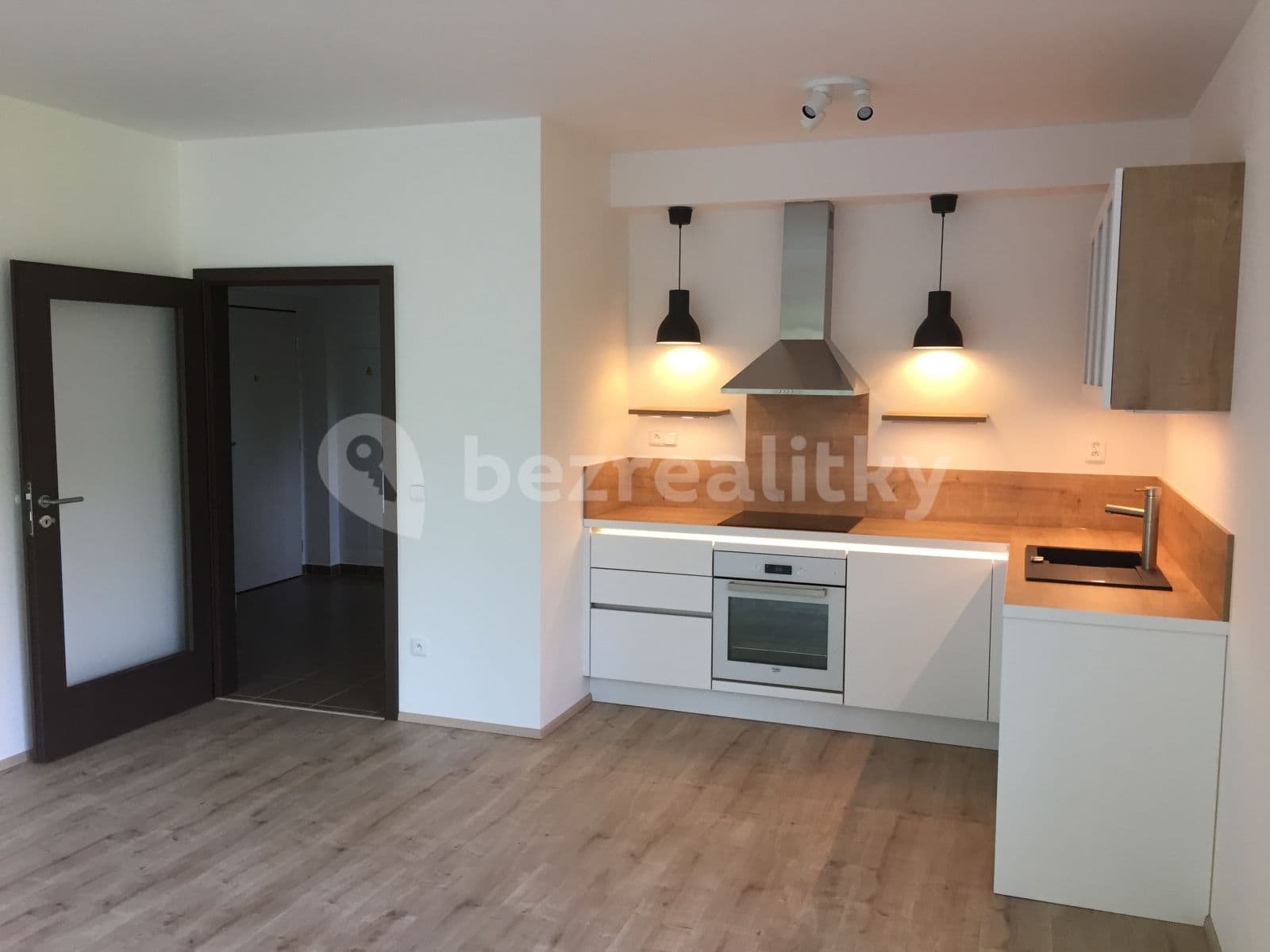 Pronájem bytu 2+kk 65 m², Antonína Petrofa, Hradec Králové, Královéhradecký kraj Pronájem bytu 2+kk 65 m², Antonína Petrofa, Hradec Králové, Královéhradecký kraj