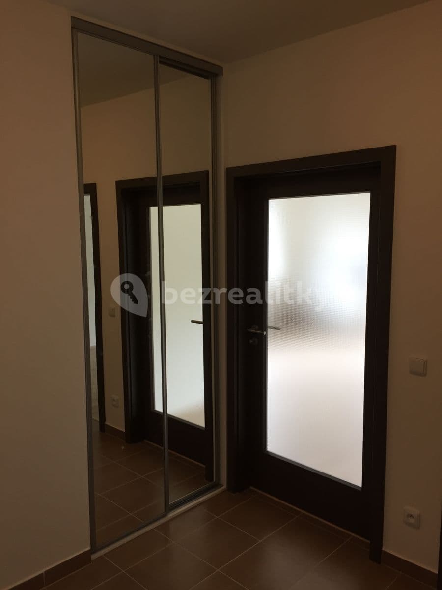 Pronájem bytu 2+kk 65 m², Antonína Petrofa, Hradec Králové, Královéhradecký kraj Pronájem bytu 2+kk 65 m², Antonína Petrofa, Hradec Králové, Královéhradecký kraj