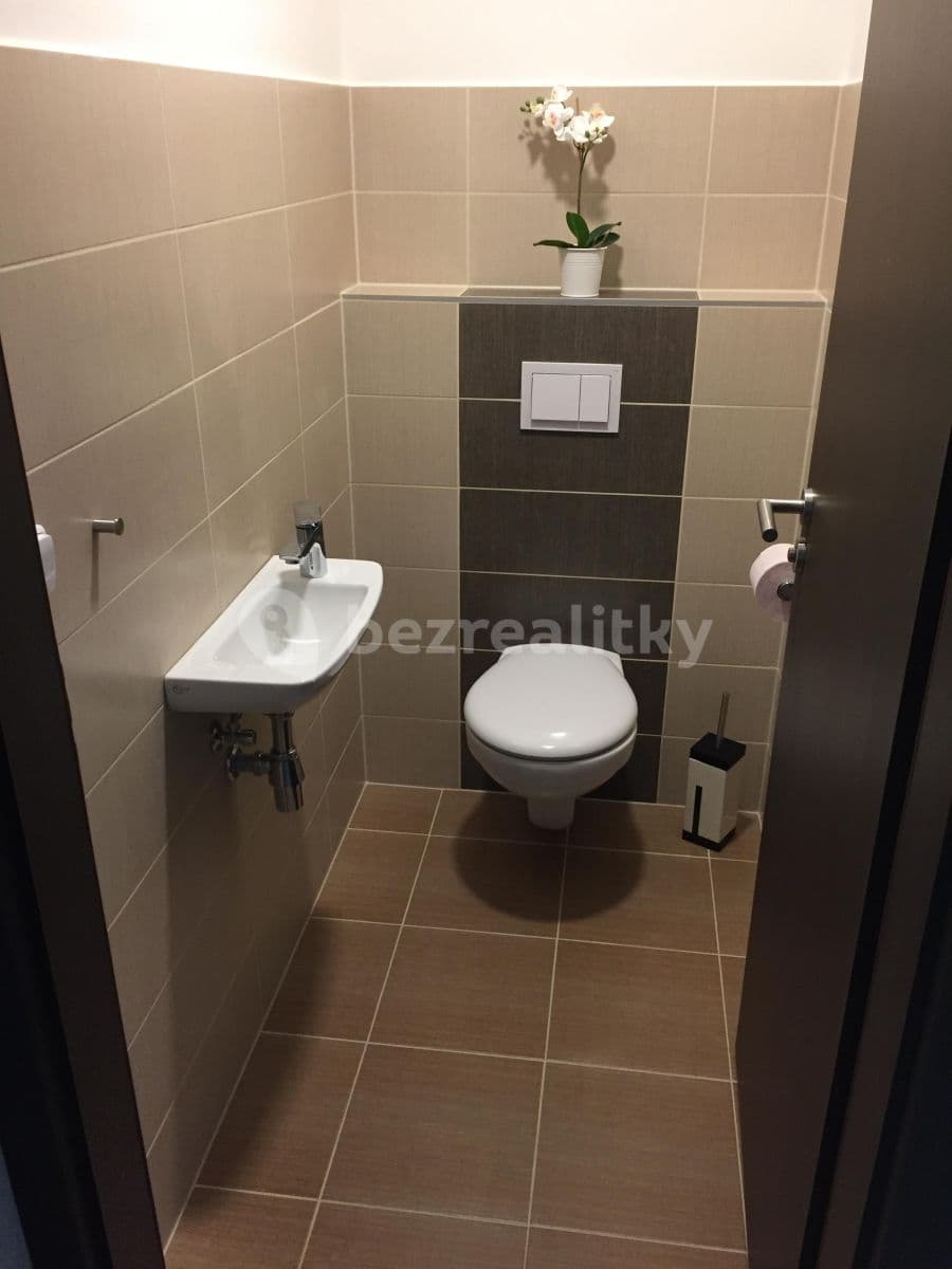 Pronájem bytu 2+kk 65 m², Antonína Petrofa, Hradec Králové, Královéhradecký kraj Pronájem bytu 2+kk 65 m², Antonína Petrofa, Hradec Králové, Královéhradecký kraj