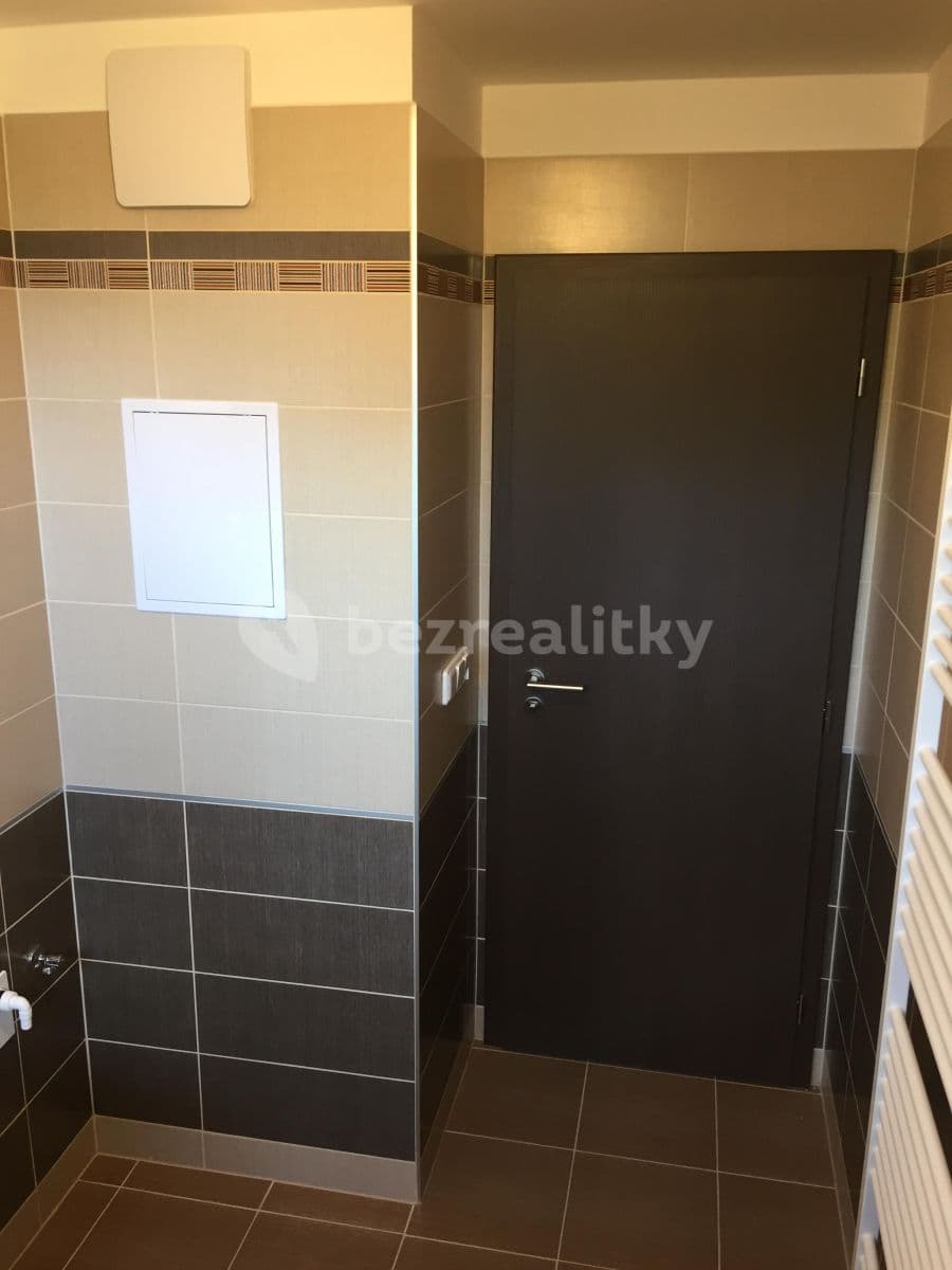 Pronájem bytu 2+kk 65 m², Antonína Petrofa, Hradec Králové, Královéhradecký kraj Pronájem bytu 2+kk 65 m², Antonína Petrofa, Hradec Králové, Královéhradecký kraj