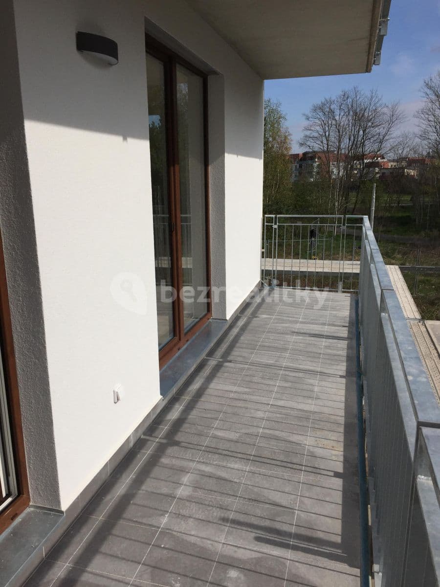 Pronájem bytu 2+kk 65 m², Antonína Petrofa, Hradec Králové, Královéhradecký kraj Pronájem bytu 2+kk 65 m², Antonína Petrofa, Hradec Králové, Královéhradecký kraj