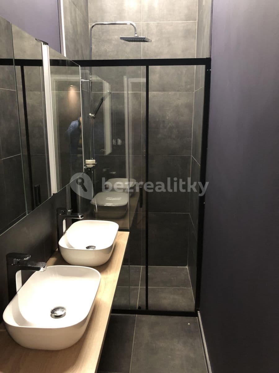 Pronájem bytu 1+kk 50 m², Sadová, Karlovy Vary, Karlovarský kraj Pronájem bytu 1+kk 50 m², Sadová, Karlovy Vary, Karlovarský kraj