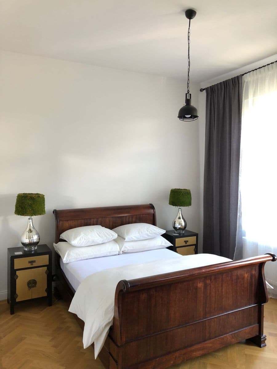 Pronájem bytu 1+kk 50 m², Sadová, Karlovy Vary, Karlovarský kraj Pronájem bytu 1+kk 50 m², Sadová, Karlovy Vary, Karlovarský kraj
