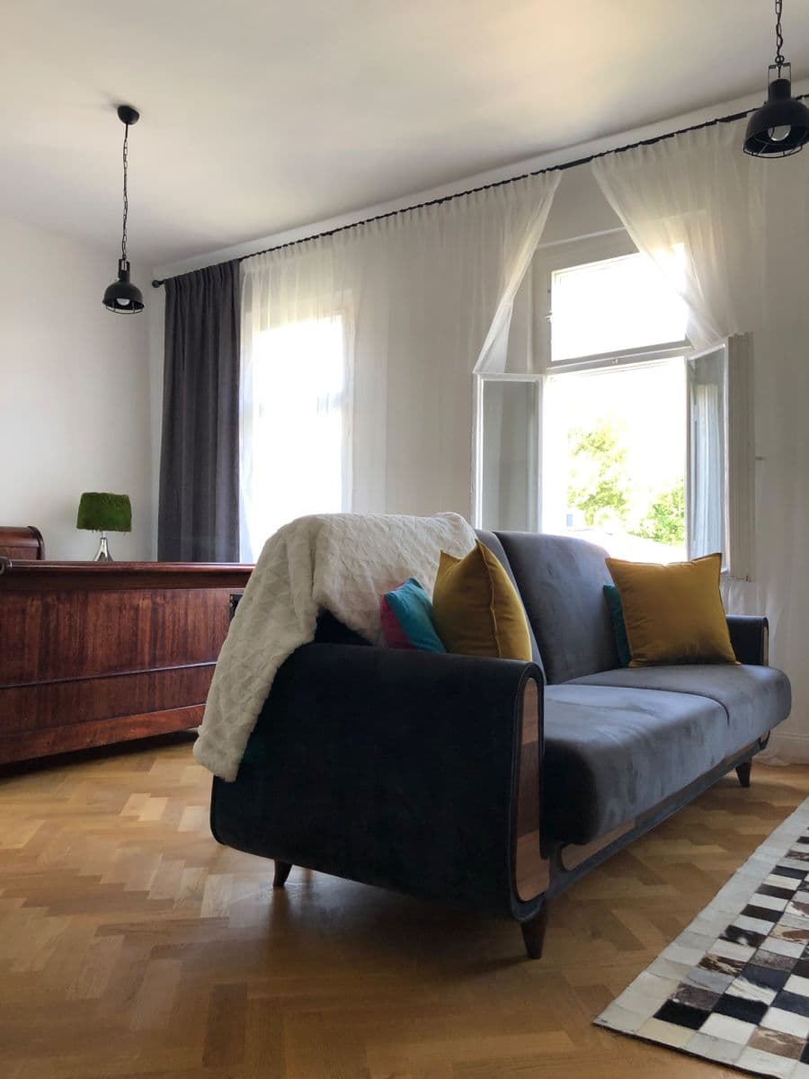 Pronájem bytu 1+kk 50 m², Sadová, Karlovy Vary, Karlovarský kraj Pronájem bytu 1+kk 50 m², Sadová, Karlovy Vary, Karlovarský kraj