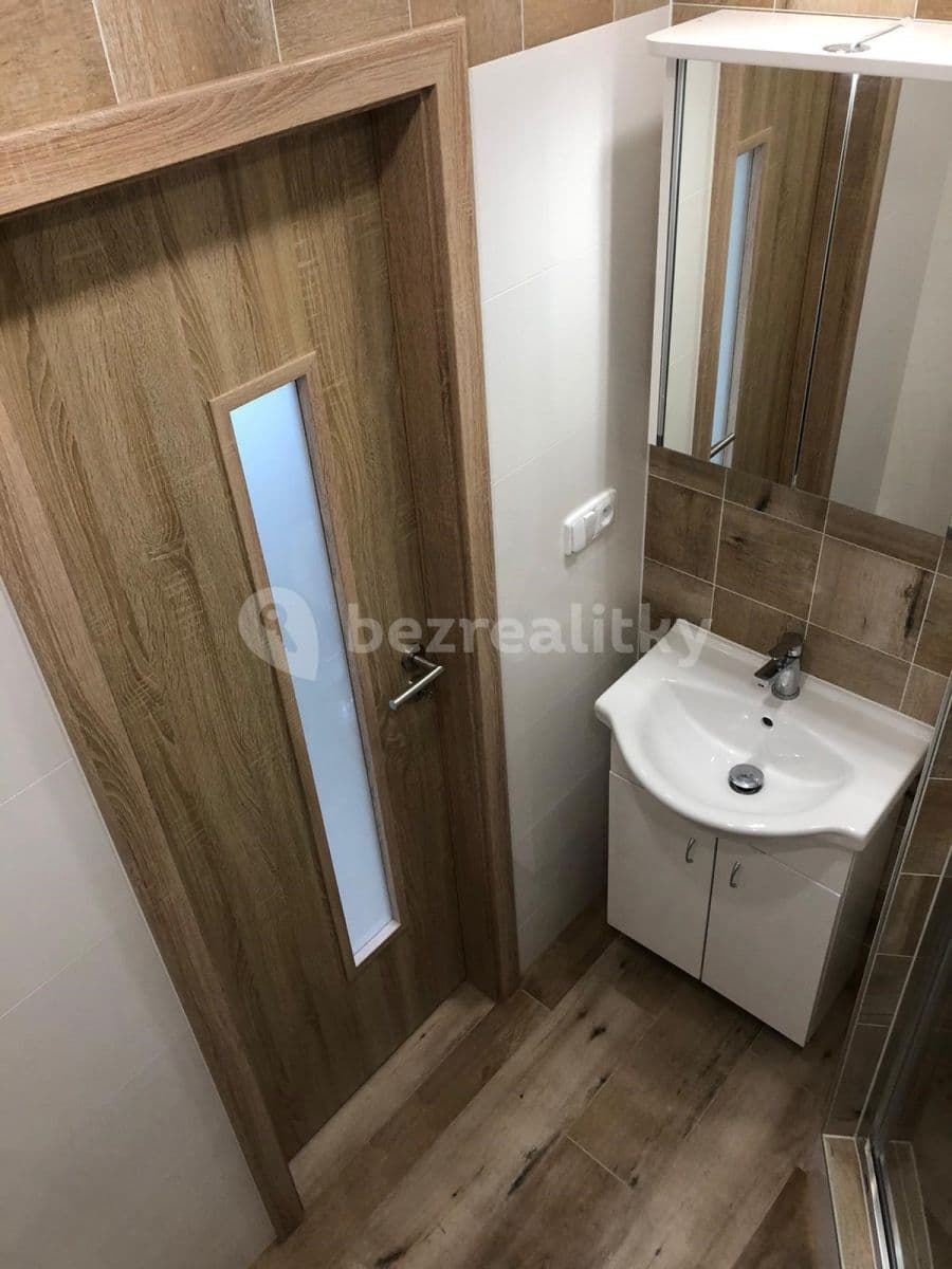 Pronájem bytu 2+1 67 m², Tolstého, Ústí nad Labem, Ústecký kraj Pronájem bytu 2+1 67 m², Tolstého, Ústí nad Labem, Ústecký kraj