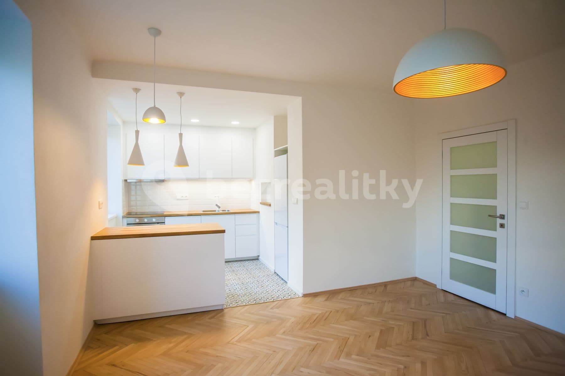 Pronájem bytu 2+kk 59 m², 28. pluku, Praha, Praha Pronájem bytu 2+kk 59 m², 28. pluku, Praha, Praha