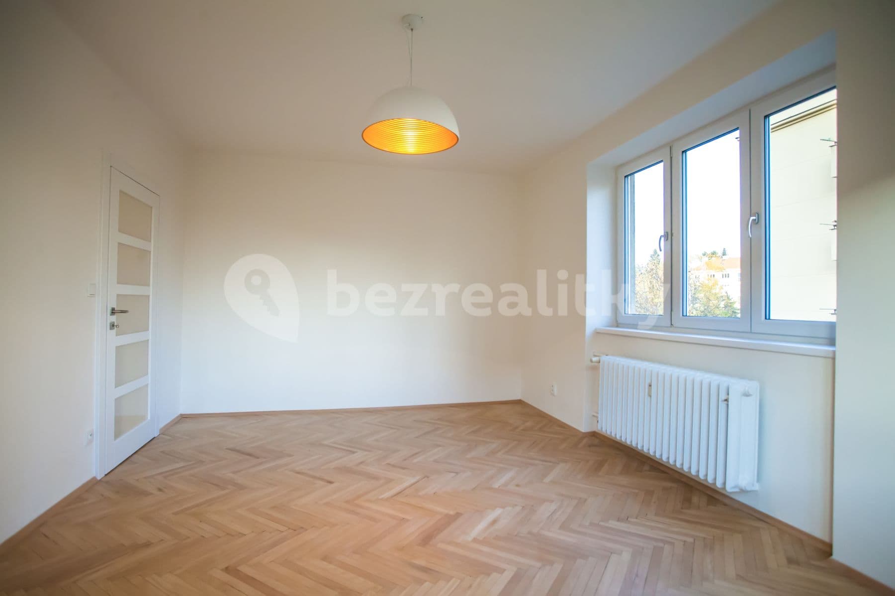 Pronájem bytu 2+kk 59 m², 28. pluku, Praha, Praha Pronájem bytu 2+kk 59 m², 28. pluku, Praha, Praha