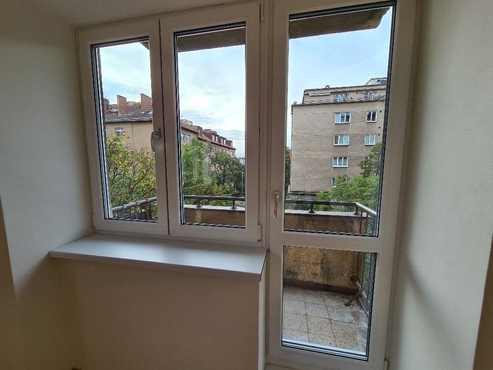 Pronájem bytu 2+kk 59 m², 28. pluku, Praha, Praha Pronájem bytu 2+kk 59 m², 28. pluku, Praha, Praha