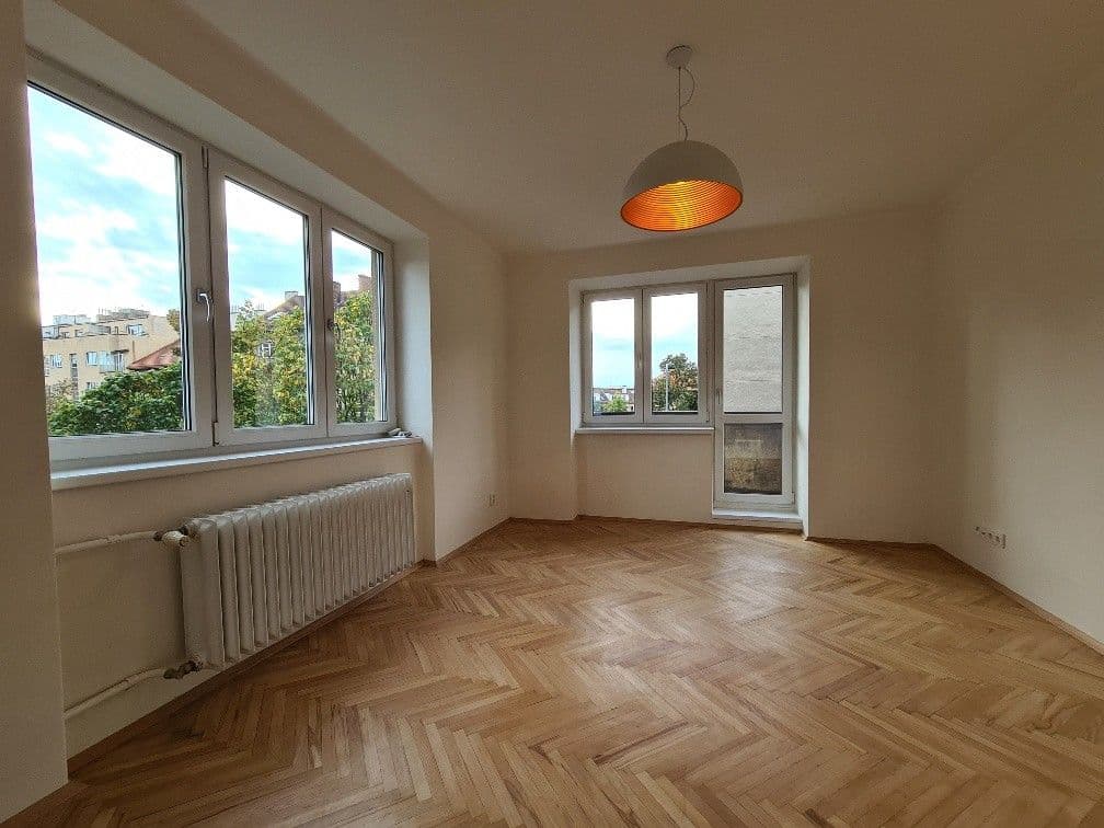 Pronájem bytu 2+kk 59 m², 28. pluku, Praha, Praha Pronájem bytu 2+kk 59 m², 28. pluku, Praha, Praha