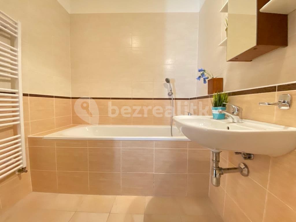 Pronájem bytu 1+kk 35 m², Bratislavská, Praha, Praha Pronájem bytu 1+kk 35 m², Bratislavská, Praha, Praha