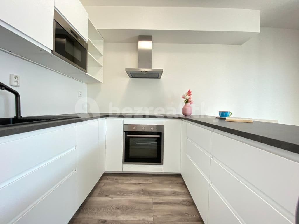 Pronájem bytu 1+kk 35 m², Bratislavská, Praha, Praha Pronájem bytu 1+kk 35 m², Bratislavská, Praha, Praha