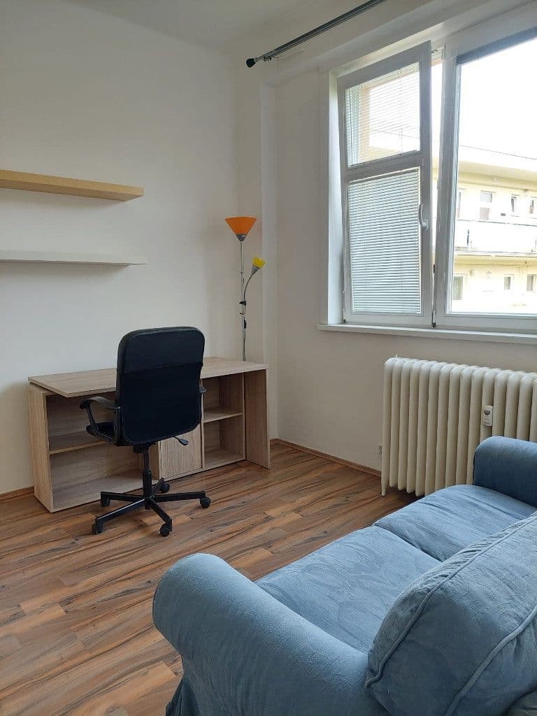 Pronájem bytu 1+1 46 m², Hollarovo náměstí, Praha, Praha Pronájem bytu 1+1 46 m², Hollarovo náměstí, Praha, Praha