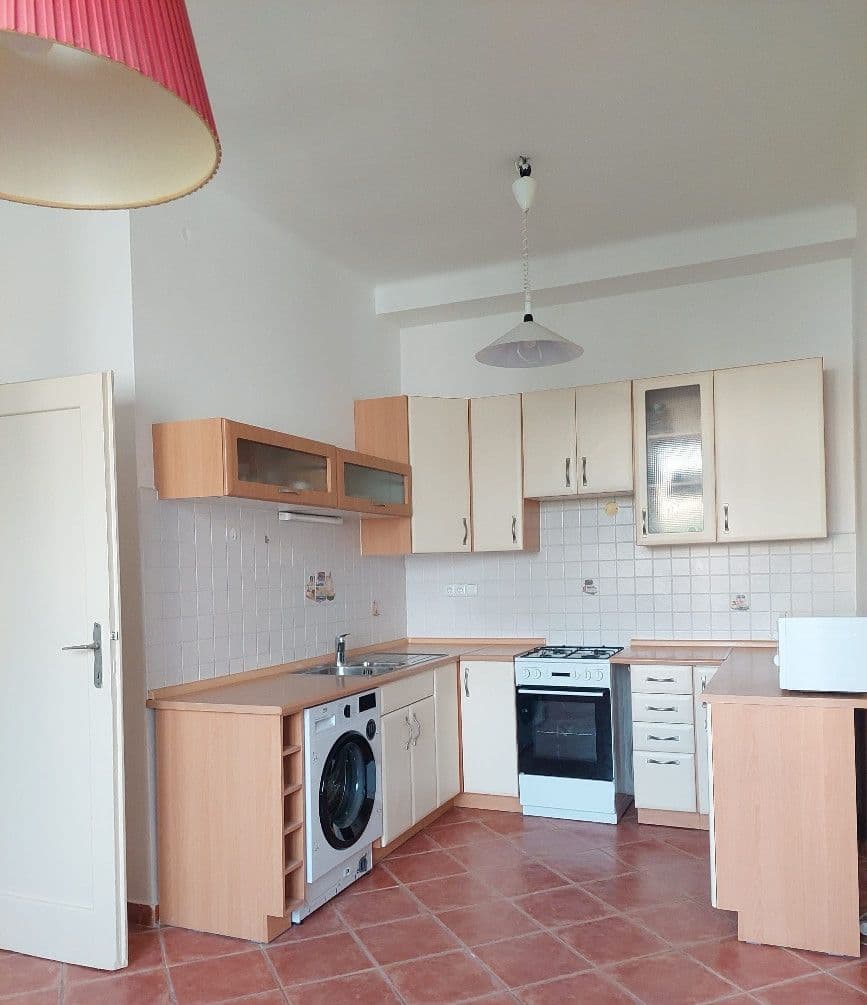 Pronájem bytu 1+1 46 m², Hollarovo náměstí, Praha, Praha Pronájem bytu 1+1 46 m², Hollarovo náměstí, Praha, Praha
