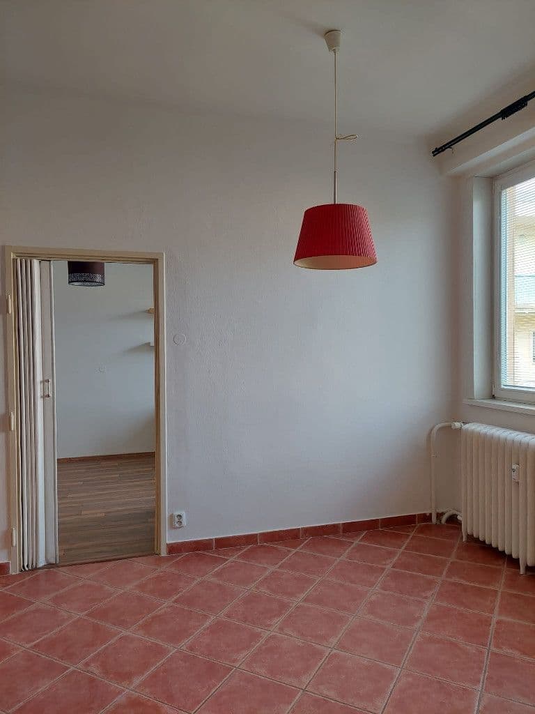 Pronájem bytu 1+1 46 m², Hollarovo náměstí, Praha, Praha Pronájem bytu 1+1 46 m², Hollarovo náměstí, Praha, Praha