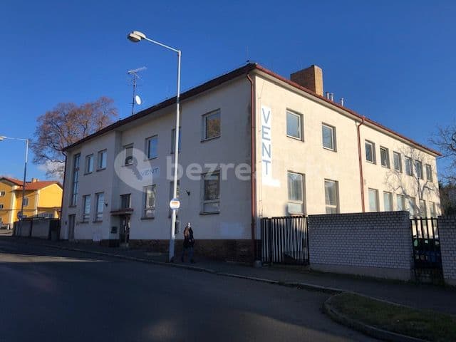 Pronájem garáže 18 m², Sedláčkova, Písek, Jihočeský kraj Pronájem garáže 18 m², Sedláčkova, Písek, Jihočeský kraj