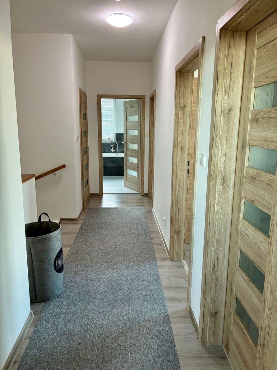 Pronájem domu 157 m², pozemek 600 m², Nad Prahou, Horoměřice, Středočeský kraj Pronájem domu 157 m², pozemek 600 m², Nad Prahou, Horoměřice, Středočeský kraj