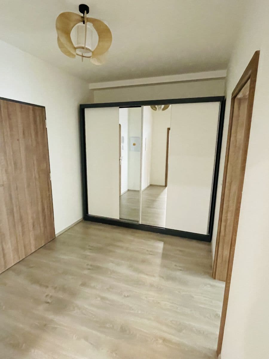 Pronájem bytu 2+kk 72 m², Nepilova, Beroun, Středočeský kraj Pronájem bytu 2+kk 72 m², Nepilova, Beroun, Středočeský kraj
