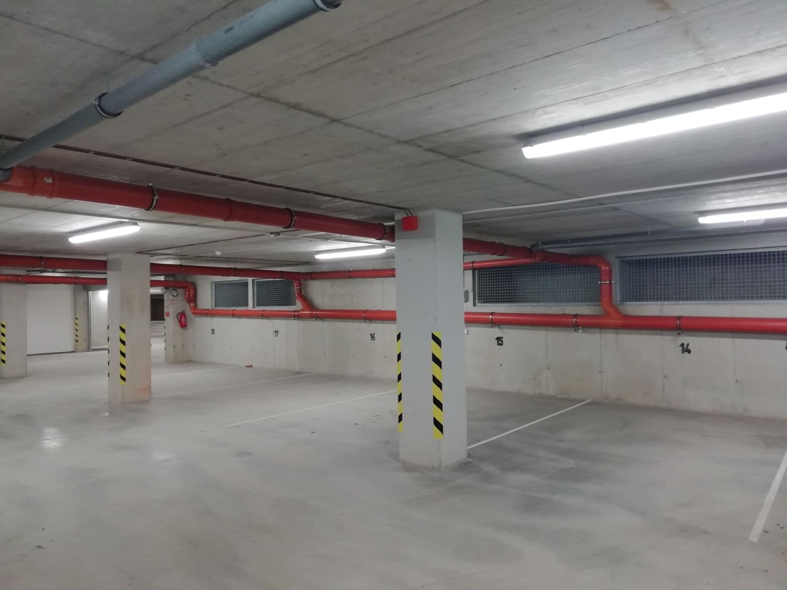 Pronájem garáže 14 m², Wellnerova, Olomouc, Olomoucký kraj Pronájem garáže 14 m², Wellnerova, Olomouc, Olomoucký kraj