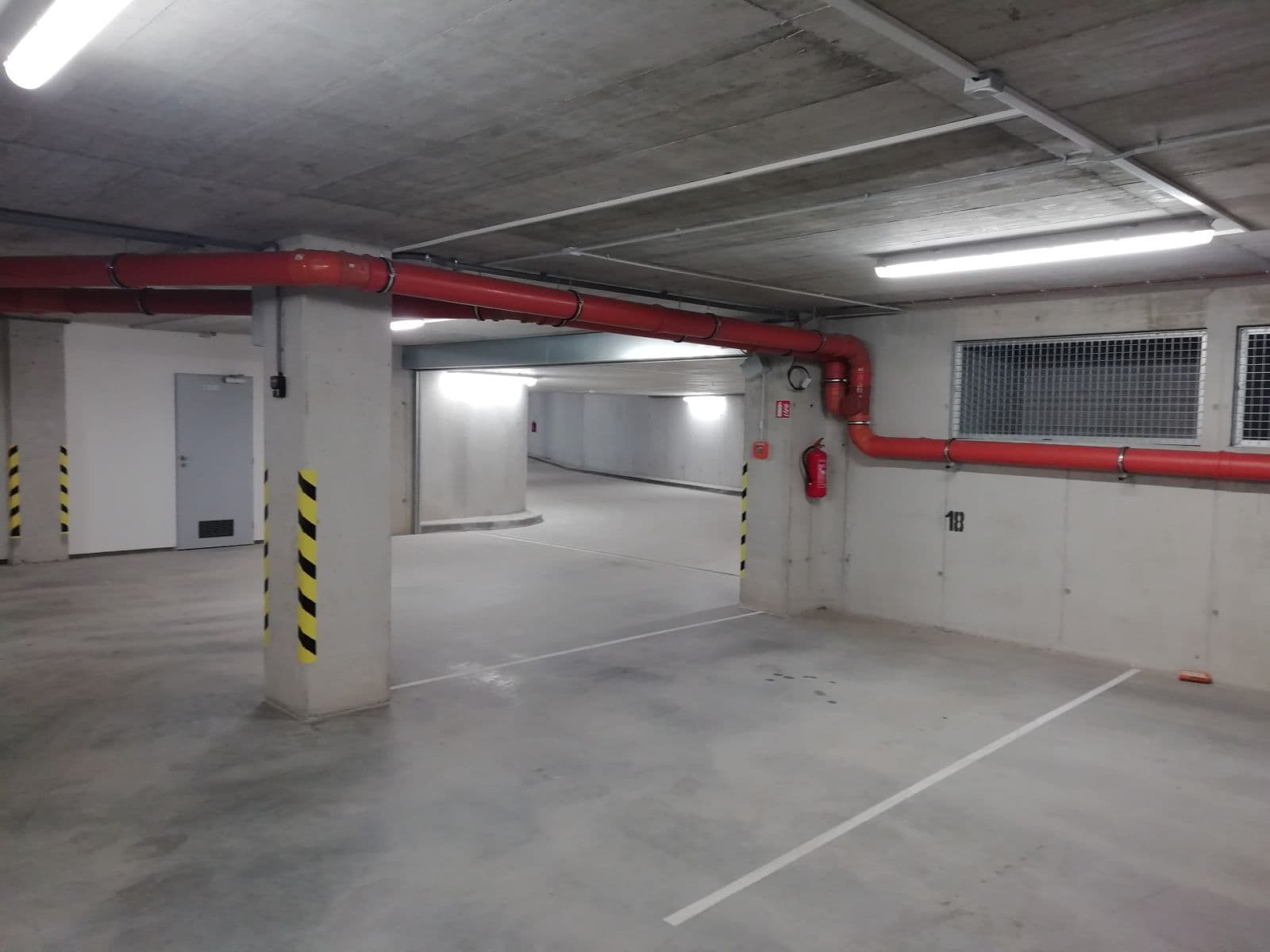 Pronájem garáže 14 m², Wellnerova, Olomouc, Olomoucký kraj Pronájem garáže 14 m², Wellnerova, Olomouc, Olomoucký kraj