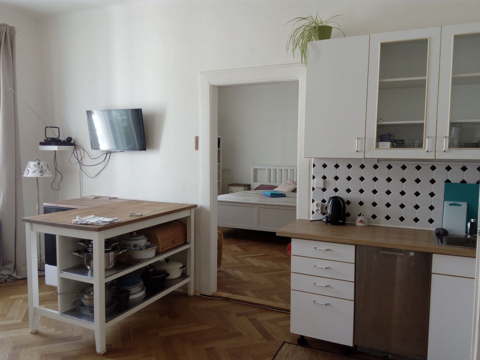 Pronájem bytu 3+kk 88 m², Ostromečská, Praha, Praha Pronájem bytu 3+kk 88 m², Ostromečská, Praha, Praha