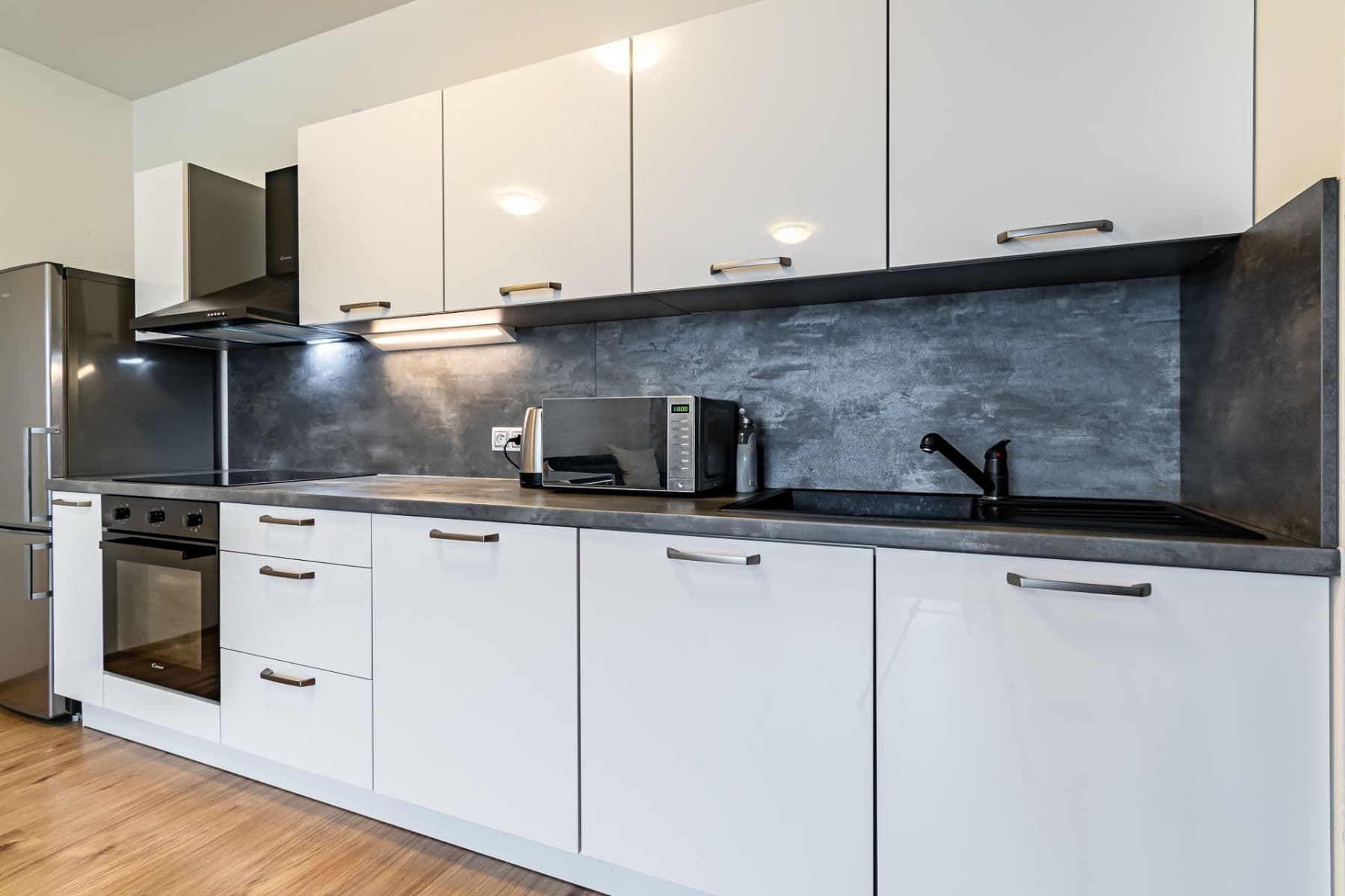 Pronájem bytu 2+kk 66 m², T. G. Masaryka, Horoměřice, Středočeský kraj Pronájem bytu 2+kk 66 m², T. G. Masaryka, Horoměřice, Středočeský kraj