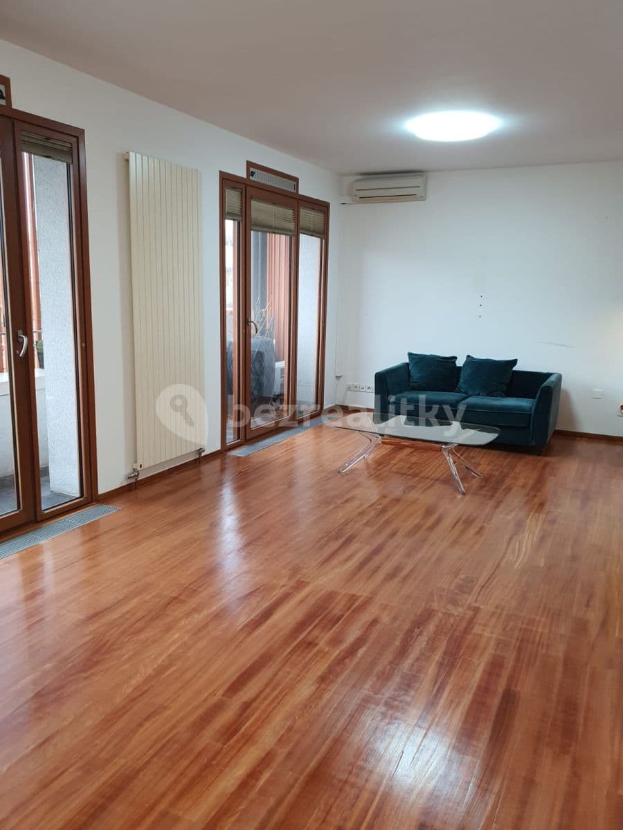 Pronájem bytu 2+kk 74 m², Pod Kaštany, Praha, Praha Pronájem bytu 2+kk 74 m², Pod Kaštany, Praha, Praha