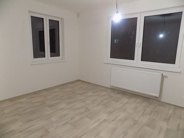 Pronájem bytu 3+1 90 m², Svatopluka Čecha, Čelákovice, Středočeský kraj Pronájem bytu 3+1 90 m², Svatopluka Čecha, Čelákovice, Středočeský kraj