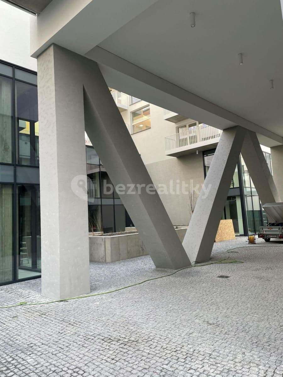 Pronájem bytu 1+kk 30 m², Křižíkova, Praha, Praha Pronájem bytu 1+kk 30 m², Křižíkova, Praha, Praha