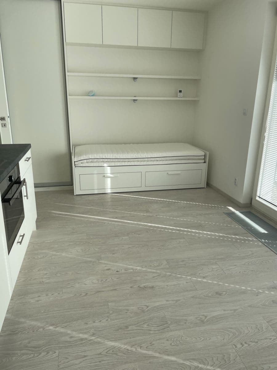 Pronájem bytu 1+kk 30 m², Křižíkova, Praha, Praha Pronájem bytu 1+kk 30 m², Křižíkova, Praha, Praha