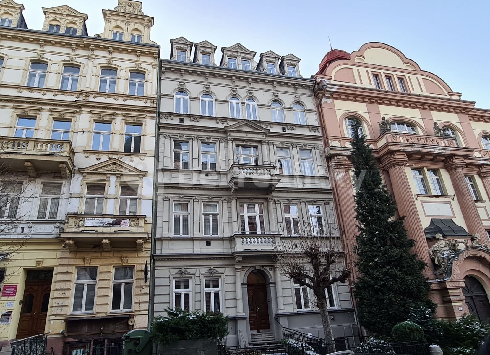 Pronájem bytu 2+1 52 m², Bělehradská, Karlovy Vary, Karlovarský kraj Pronájem bytu 2+1 52 m², Bělehradská, Karlovy Vary, Karlovarský kraj
