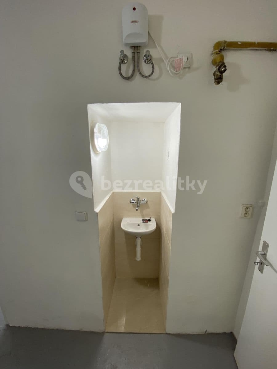 Pronájem nebytového prostoru 35 m², Malátova, Praha, Praha Pronájem nebytového prostoru 35 m², Malátova, Praha, Praha