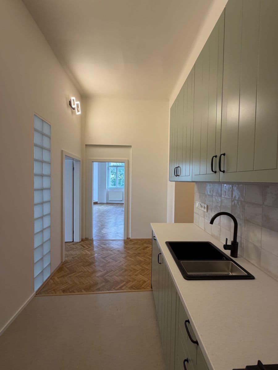 Pronájem bytu 2+1 72 m², Lucemburská, Praha, Praha Pronájem bytu 2+1 72 m², Lucemburská, Praha, Praha
