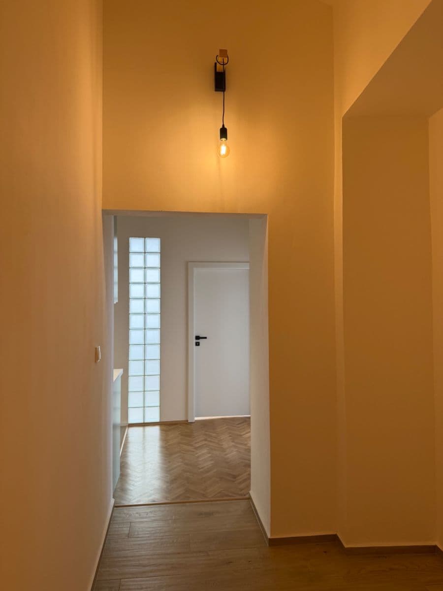 Pronájem bytu 2+1 72 m², Lucemburská, Praha, Praha Pronájem bytu 2+1 72 m², Lucemburská, Praha, Praha