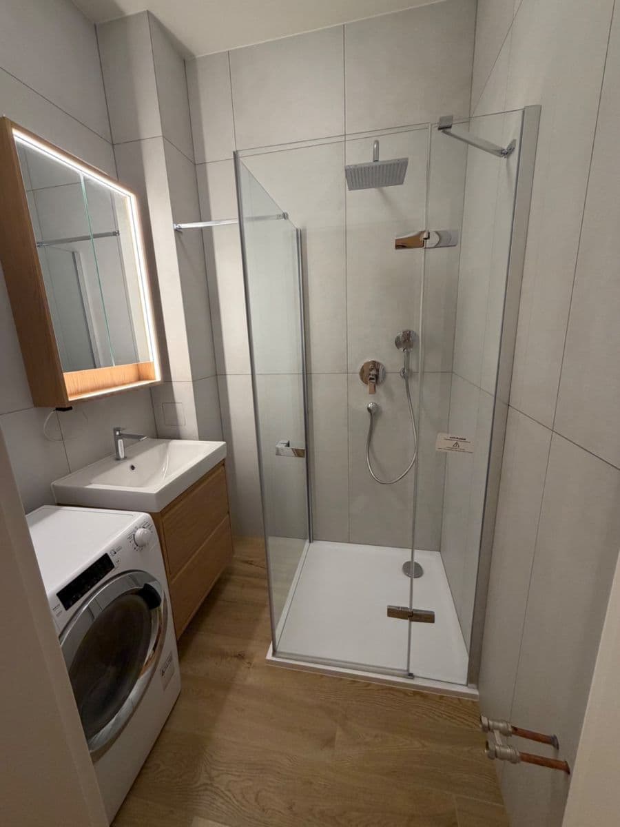 Pronájem bytu 2+1 72 m², Lucemburská, Praha, Praha Pronájem bytu 2+1 72 m², Lucemburská, Praha, Praha