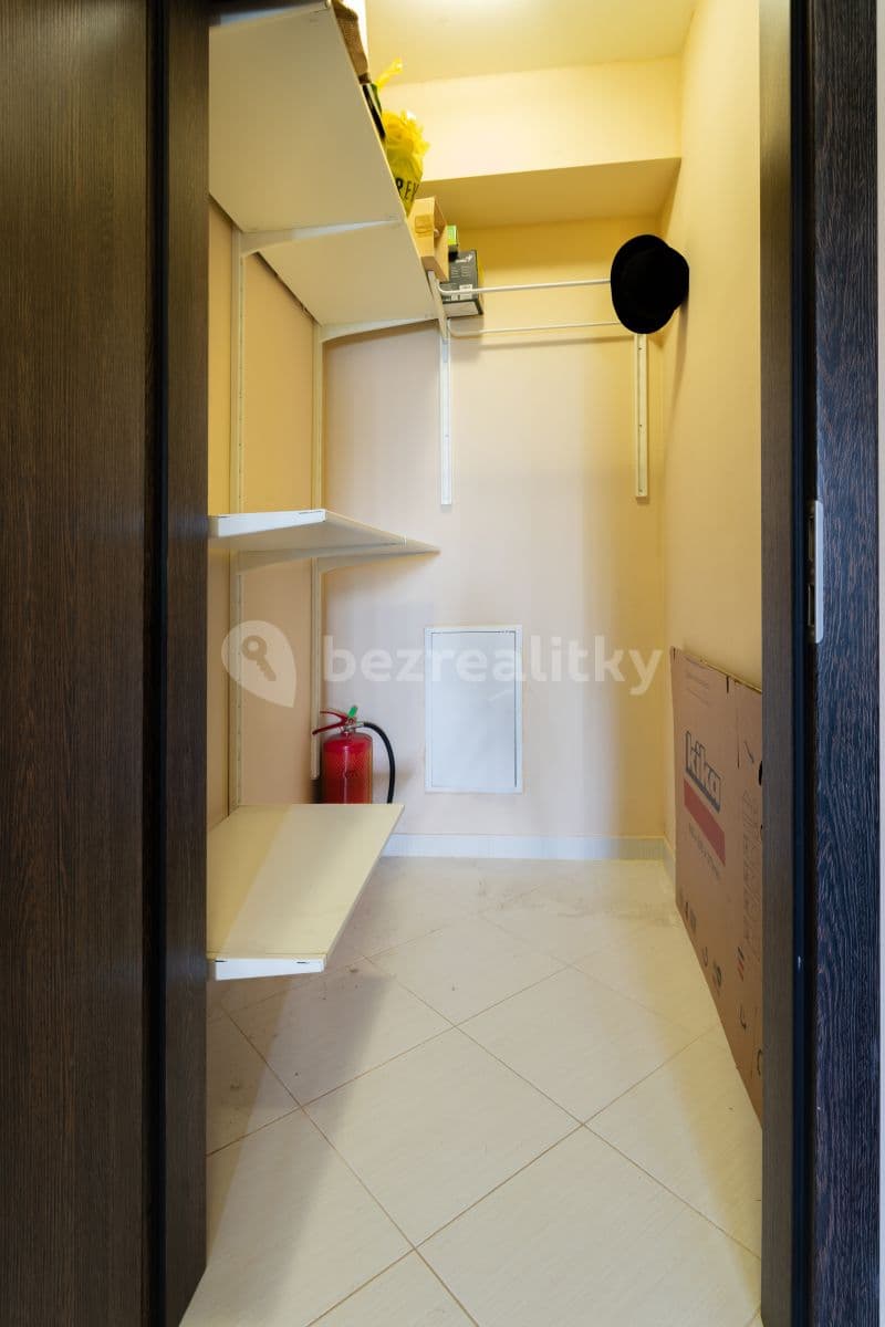 Pronájem bytu 1+kk 28 m², Zakšínská, Praha, Praha Pronájem bytu 1+kk 28 m², Zakšínská, Praha, Praha