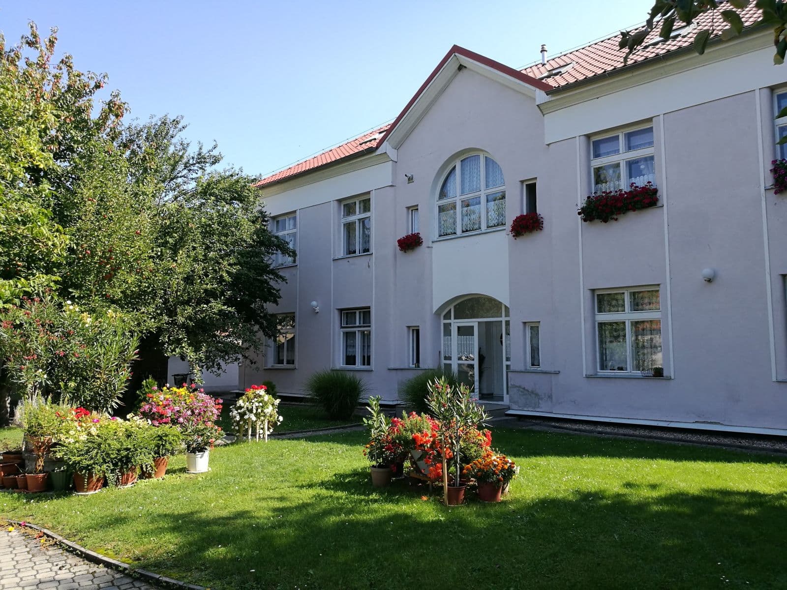 Pronájem bytu 1+1 40 m², Hálkova, Pečky, Středočeský kraj Pronájem bytu 1+1 40 m², Hálkova, Pečky, Středočeský kraj