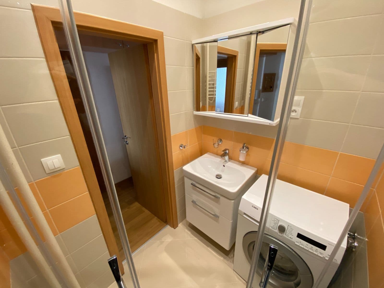 Prodej bytu 1+1 46 m², Křižíkova, Praha, Praha Prodej bytu 1+1 46 m², Křižíkova, Praha, Praha