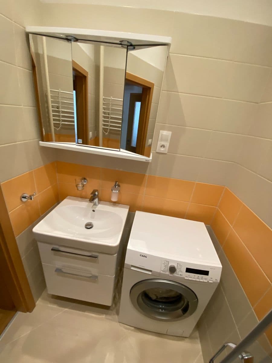 Prodej bytu 1+1 46 m², Křižíkova, Praha, Praha Prodej bytu 1+1 46 m², Křižíkova, Praha, Praha