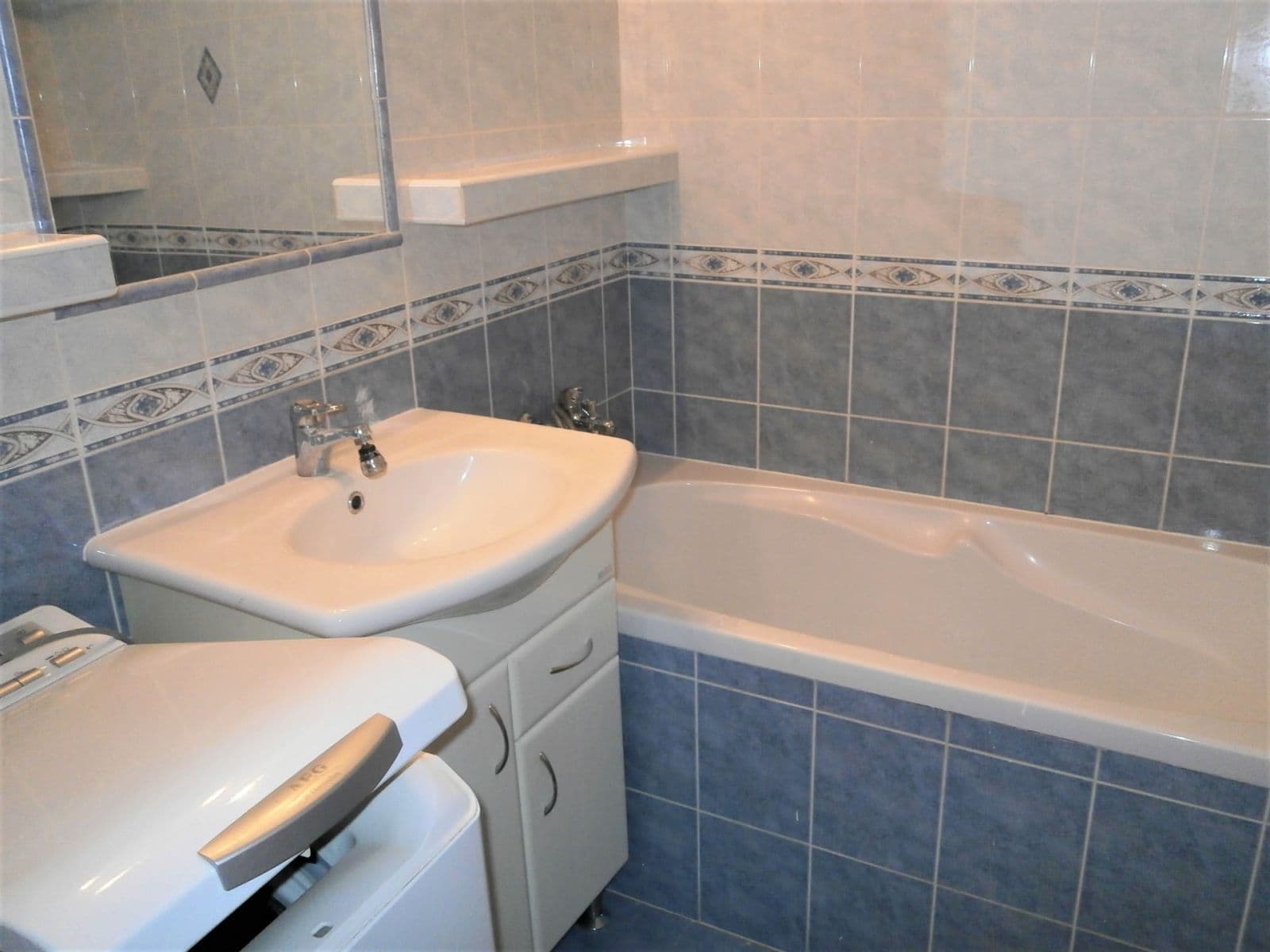 Pronájem bytu 3+1 78 m², Zvoncovitá, Praha, Praha Pronájem bytu 3+1 78 m², Zvoncovitá, Praha, Praha