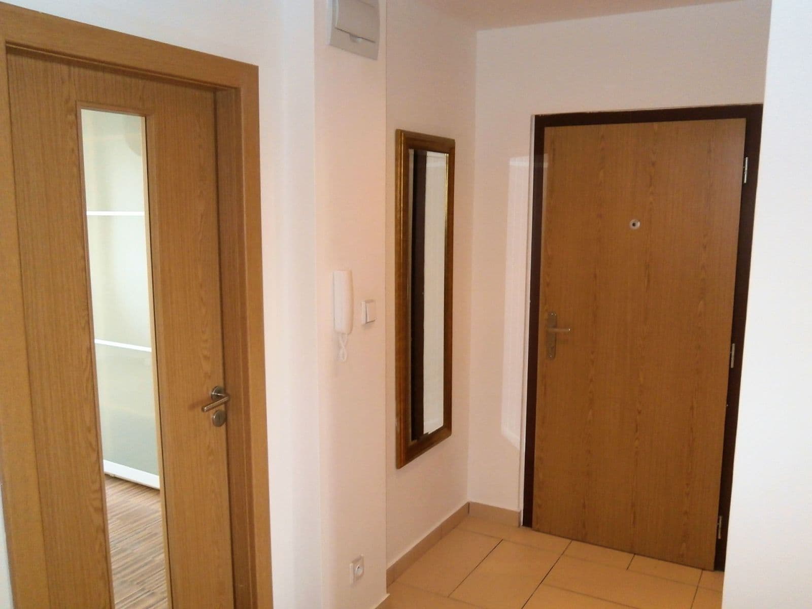 Pronájem bytu 3+1 78 m², Zvoncovitá, Praha, Praha Pronájem bytu 3+1 78 m², Zvoncovitá, Praha, Praha
