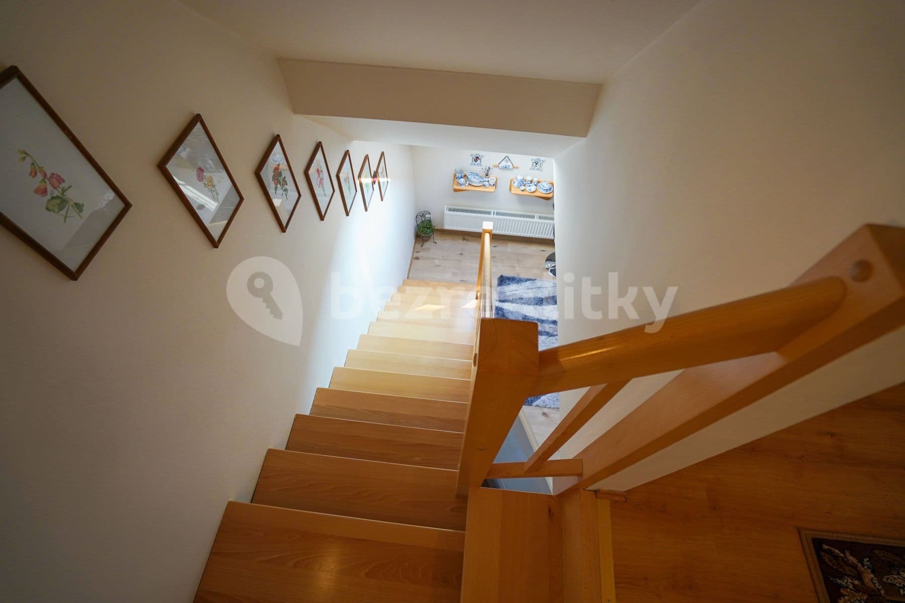 Pronájem domu 90 m², pozemek 300 m², Náves, Úholičky, Středočeský kraj Pronájem domu 90 m², pozemek 300 m², Náves, Úholičky, Středočeský kraj