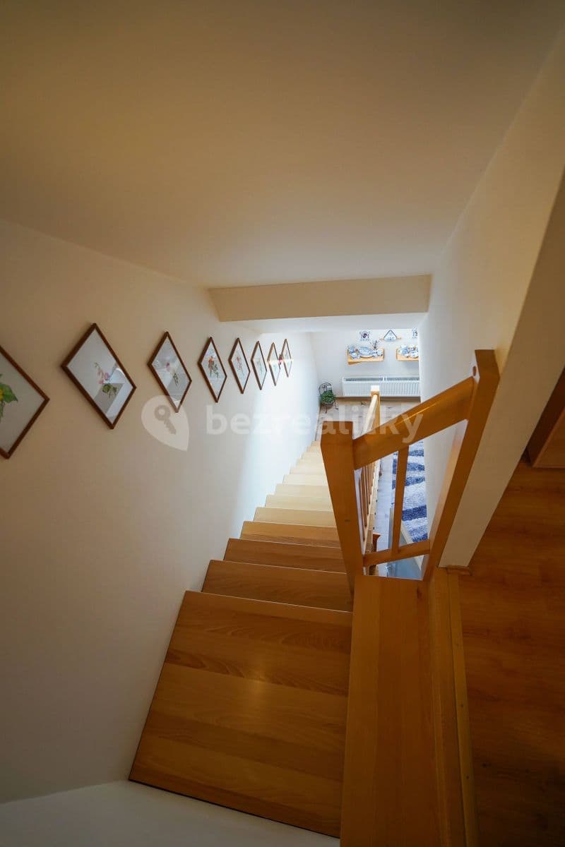 Pronájem domu 90 m², pozemek 300 m², Náves, Úholičky, Středočeský kraj Pronájem domu 90 m², pozemek 300 m², Náves, Úholičky, Středočeský kraj