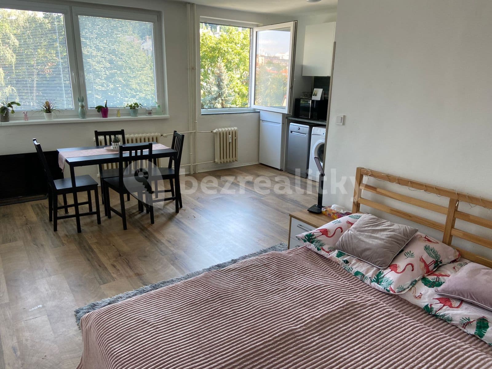 Pronájem bytu 1+kk 29 m², Šestajovická, Praha, Praha Pronájem bytu 1+kk 29 m², Šestajovická, Praha, Praha