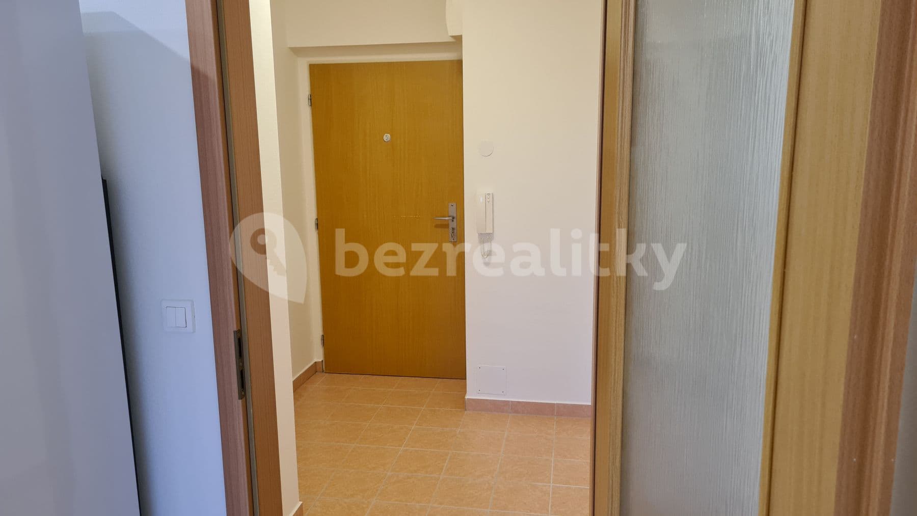 Pronájem bytu 1+kk 30 m², Boloňská, Praha, Praha Pronájem bytu 1+kk 30 m², Boloňská, Praha, Praha