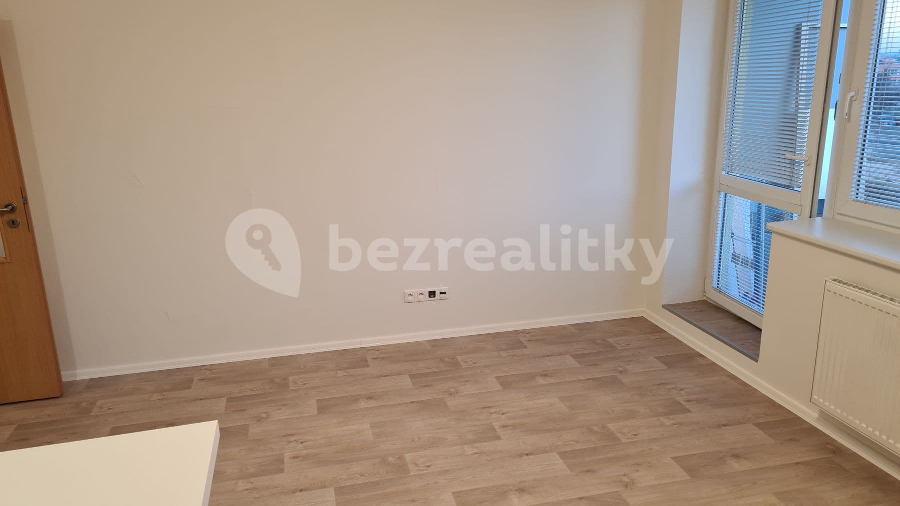 Pronájem bytu 1+kk 30 m², Boloňská, Praha, Praha Pronájem bytu 1+kk 30 m², Boloňská, Praha, Praha